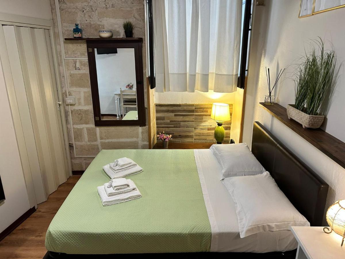 Palazzo Prioli Room Lecce Exterior foto